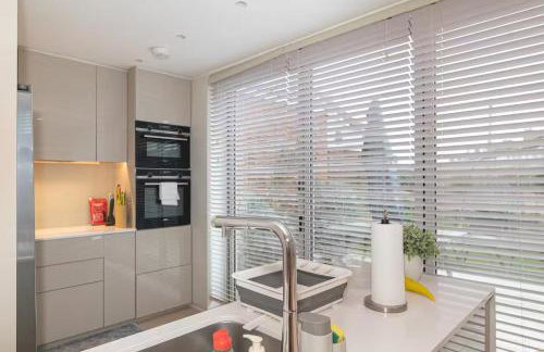 Modern Smart Home with Garden close to Richmond - Pass the Keys - Foto 16