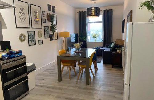 The Retreats 1 Kenfig Hill Pet Friendly 2 Bedroom Flat with King Size bed twin beds and sofa bed sleeps up to 5 people - Foto 6