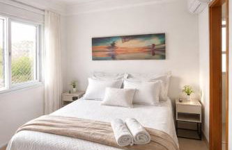 Apto Completo 2 Quartos em Frente ao Shopping com Vaga - Foto 2