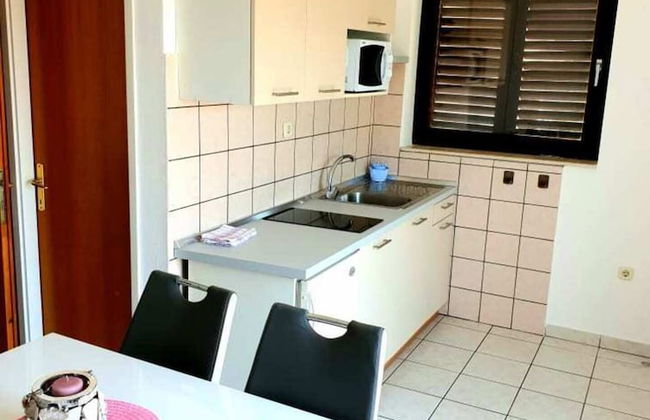 Lovely 1-bed Apartment With sea View in Srima - Foto 4