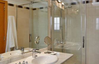 Lodgingmalaga Plaza de la Constitución - Photo 78