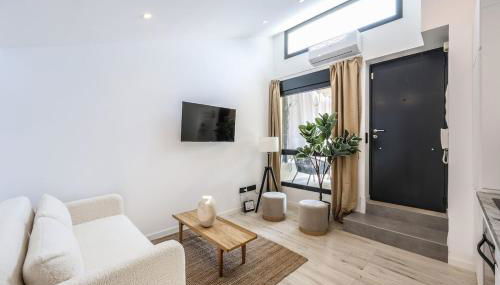 Bernabeu Roof Apartment in Madrid - Photo 3