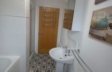 Idyllic Waterside Penthouse - Foto 14