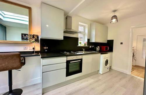 MADIKA HOMES Modern 2-Bed Apartment Near Wembley Stadium - Foto 14