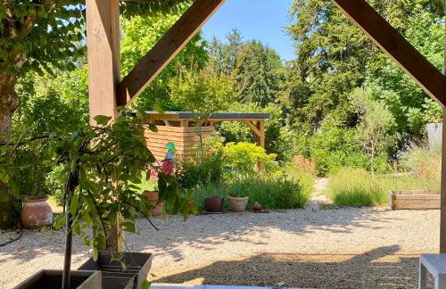 Charmant F1 avec terrasse et vue sur jardin arboré - fraicheur naturelle du rez de jardin - parking - Foto 9