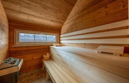 Lüftenblick - 2 Ferienwohnungen am Starnberger See, mit Terrasse oder Balkon, Weitblick, Sauna, Kamin, E-Ladestation - Foto 8