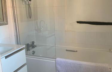 Lovely Two Bedroom Town House - Minimum 2 Night Stay - Foto 12