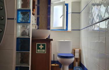 Charmingly Renovated Village House in Sintra, Penedo - Photo 43