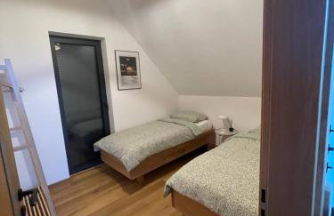 Rumiane pola - stodoła na Mazurach z widokiem na jezioro - Foto 50