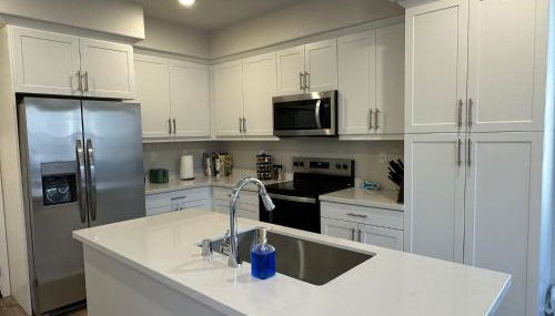 3 bed 3 Bath Gated Corner unit - Foto 3, stove, dishwasher