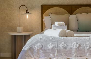 @ Marbella Lane - Vibrant & Chic Designer Home - Photo 5