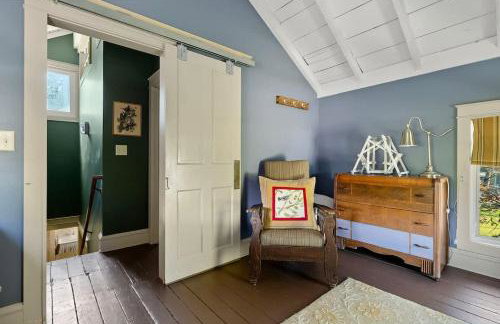 The Fourth Oak by Juniper Holiday + Home - Photo 18