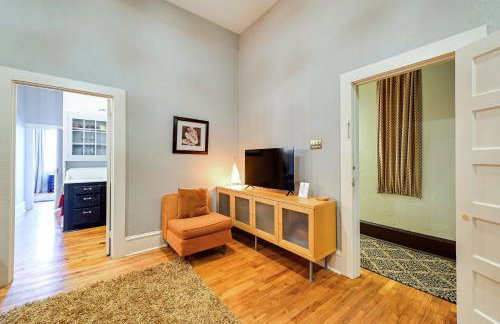 Historic Decatur Apt with City Square Views - Foto 12
