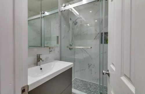 Just The Two Of Us -Romantic Pool View And Private Entry Sleeps 2 Near CSUN CSUN - Foto 21