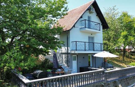 Tri Tresnje & Three Cherries - Foto 11