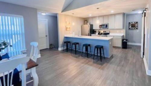 Modern 3-bedroom condo with gas fireplace - Foto 3