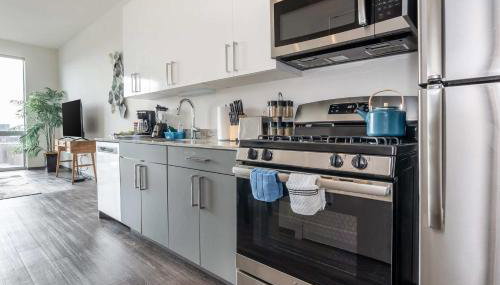 1BR City Loft With Modern Glass Views - Foto 3, stove, dishwasher, toaster