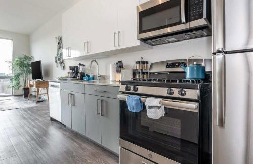 1BR City Loft With Modern Glass Views - Foto 3