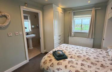 The Bungalow - Photo 48