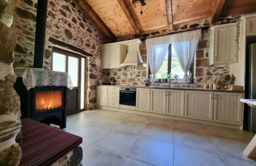 Mesavlia Traditional Stone House - Photo 3