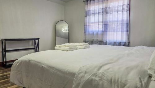 Spacious 3BR Niagara Falls Home with King Bed & Parking 18 Blocks from the Falls - Foto 5