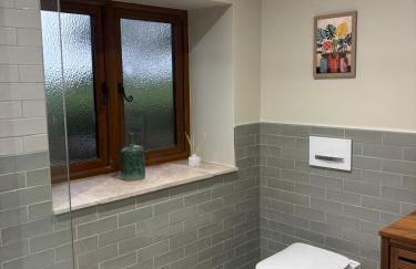 Courtyard House- Luxury Holiday House with floodlit Tennis court - Foto 40