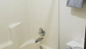 OSU 2 Queen Bed Hotel Room 202 - Foto 3