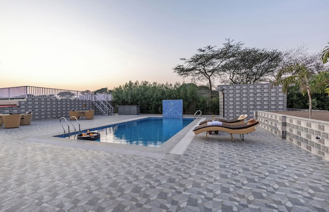 ELIVAAS 5 BHK With Pvt Pool - Zenora - Foto 69