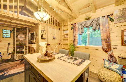 Glamping Getaway with Porch in Wisconsin Northwoods - Foto 12