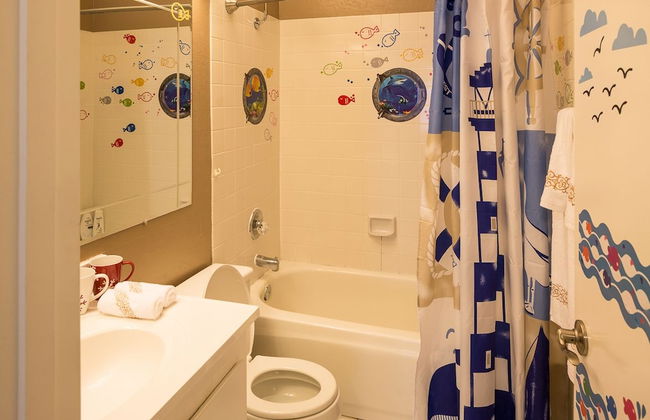 Sunny and Elegant Villa - Photo 17