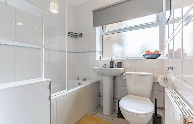 Sleek and Cozy 1BR Resorts World Nearby - Foto 12