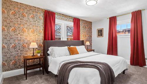 4 Bed 2 Bath Walk to Lakewood Restaurants and Shops - Photo 3