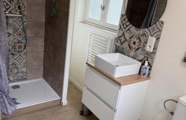 Les meublés de Louis-Marie, 2 appartements indépendants pour 4 personnes, 8 personnes au total, proche du Puy du Fou - Foto 4