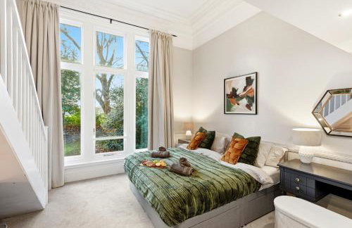 Luxe Victorian Spacious Home Sefton Park with Parking - Foto 34