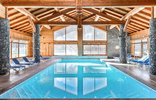 2 bedroom Apartment in Saint-Chaffrey with swimming pool and terrace - Photo 2