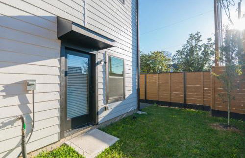 Luxury Charming 3BR 3Bath Free Wi-FI 8 Guests, Gated Home, Houston Downtown - Photo 44