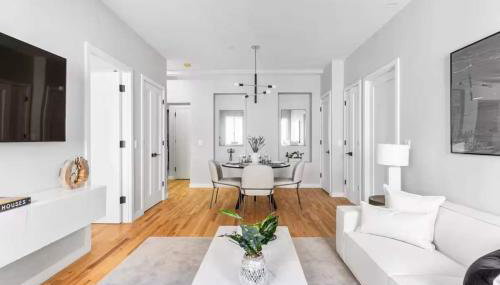 Top Notch 2BR & 2BA Suite Minutes to Central Park - Foto 3