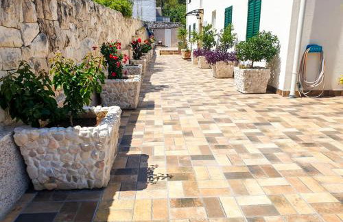 La Perla Apartments - Photo 19