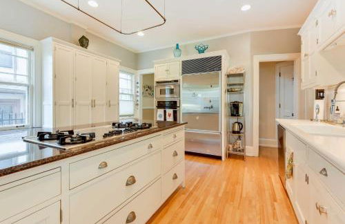 Charming MPLS Home with Patio - Walk to Uptown! - Foto 14