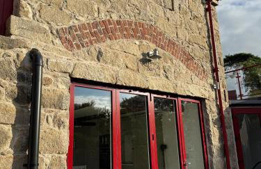 Wee Henry's Barn - Photo 52