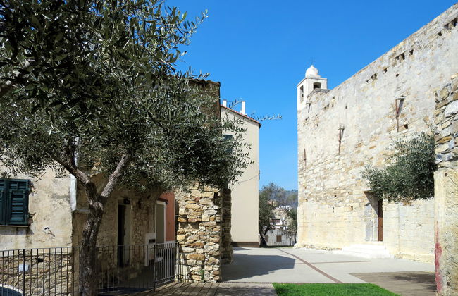 2 bedroom Apartment in Cipressa with garden - Photo 25