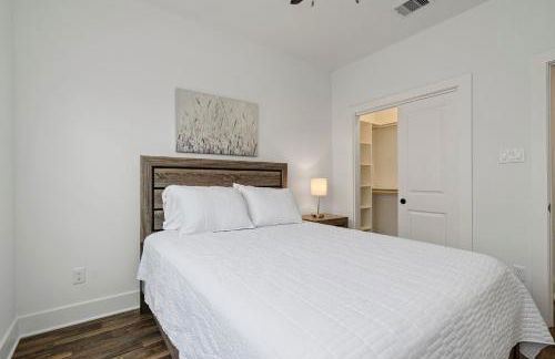 The Oasis - Modern 3BR Near Downtown - Med Center - Stadiums - Foto 28