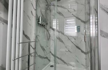 Dunmuir House 4 Bedroom 2 bathroom House & Garden in Denny - Photo 22