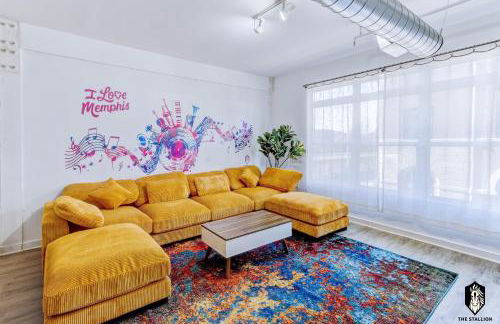 The Stallion #209 - Walk to Museums, Luxe Loft with free gated & covered parking - Foto 1