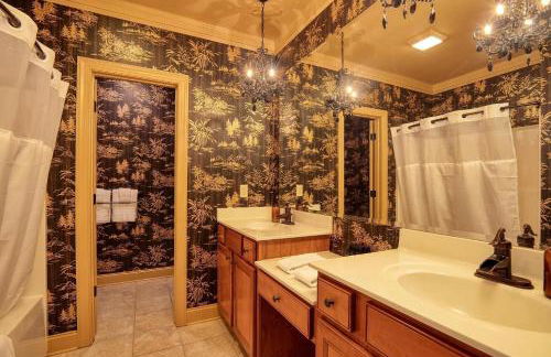 Hot Tub, Deck w/ Breathtaking Mountain Views - Foto 39