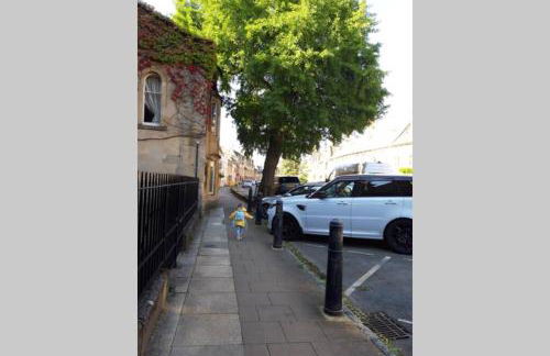 Castle Hideaway in the Cotswolds - Photo 28