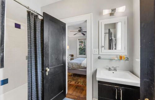 Contemporary gem in the Heart of Myers Park - Foto 10