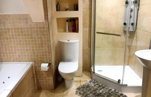 1 Fitzhamon Embankment APARTMENTS opposite Principality Stadium - LONG STAY OFFER - Foto 18