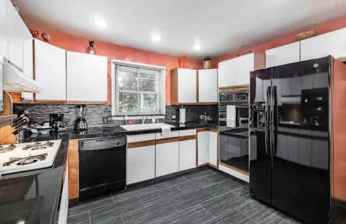 Spacious Family Getaway - Near Cleveland Clinic - Foto 15