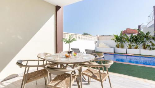 Horizon Blue I Private Pool Luxe I Free Parking I 3BR - Foto 1